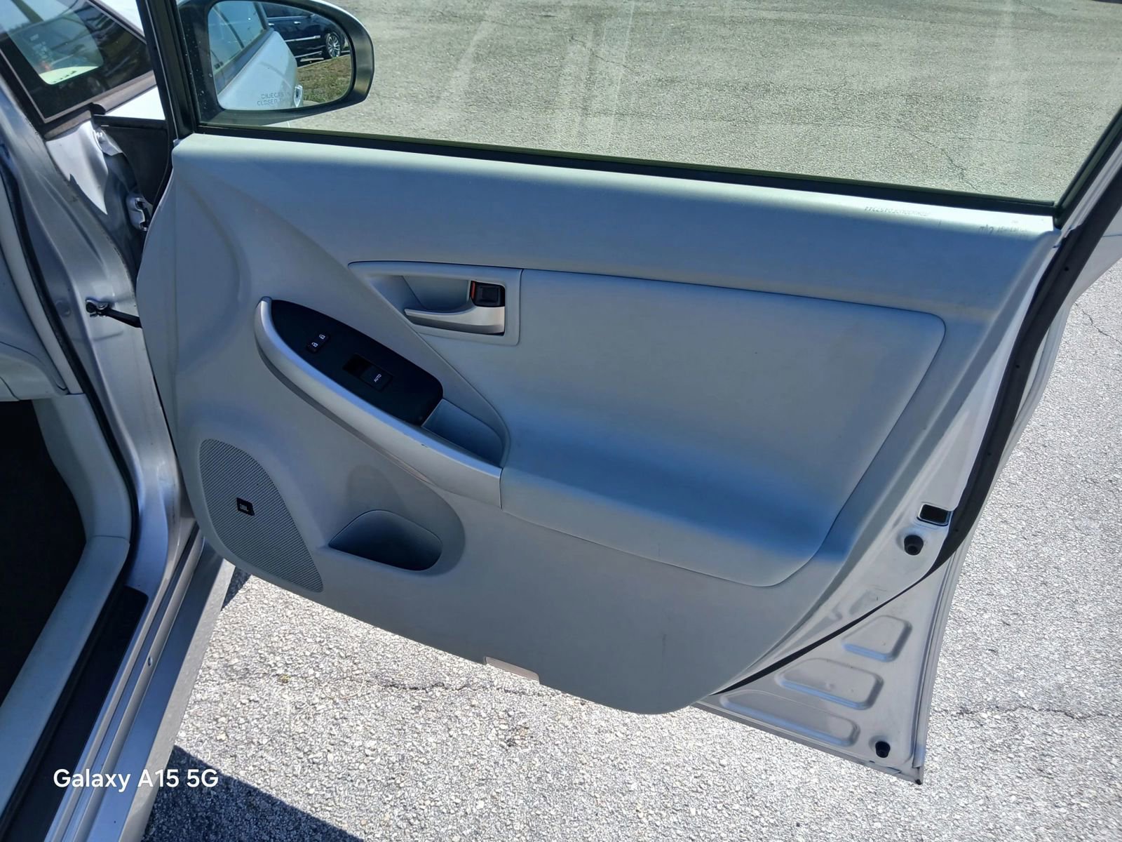 Used 2015 Toyota Prius Four image 18