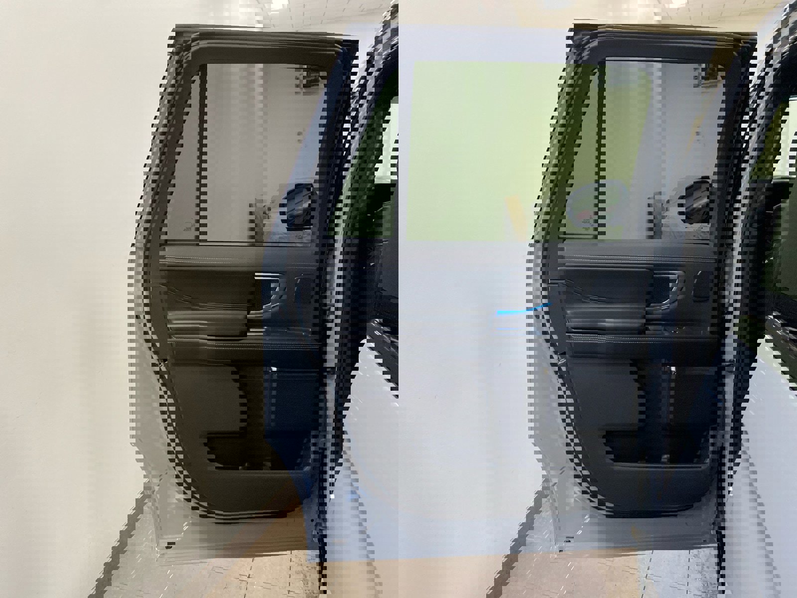 New 2025 Ford Expedition Max Platinum w/ Stealth Performance Package image 21