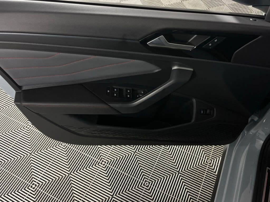 Used 2025 Volkswagen Jetta GLI Autobahn image 25