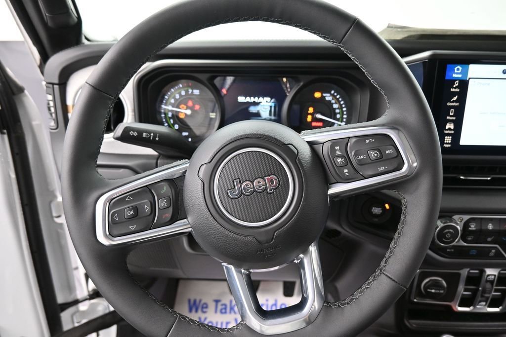 Used 2025 Jeep Wrangler Unlimited Sahara w/ Safety Group AWD/4WD image 31