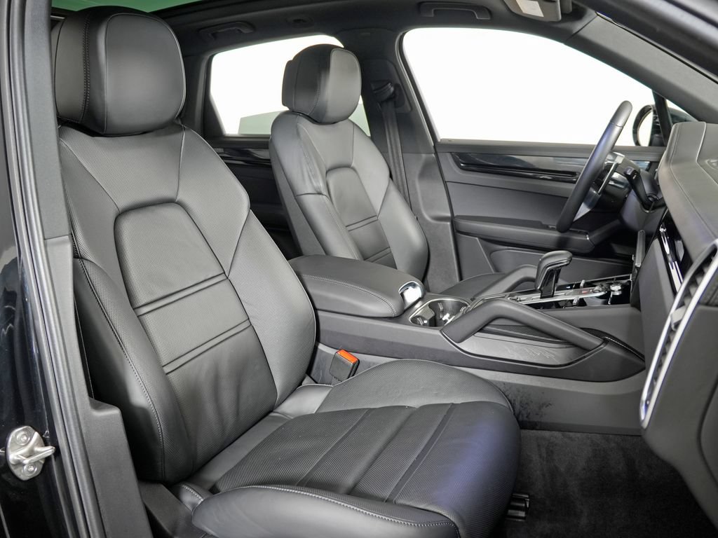 Certified 2023 Porsche Cayenne AWD/4WD image 44