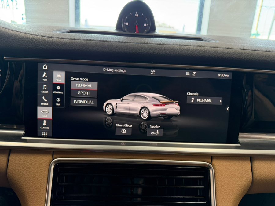 Used 2018 Porsche Panamera 4 AWD/4WD image 50