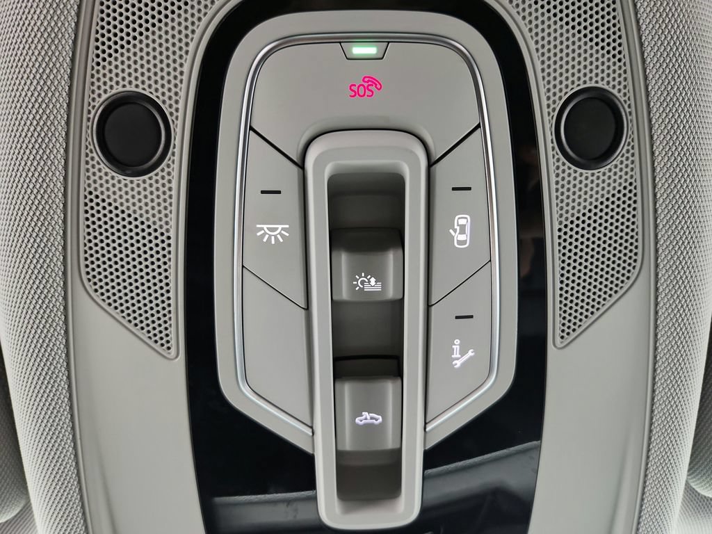 Used 2022 Audi e-tron Premium AWD/4WD image 20