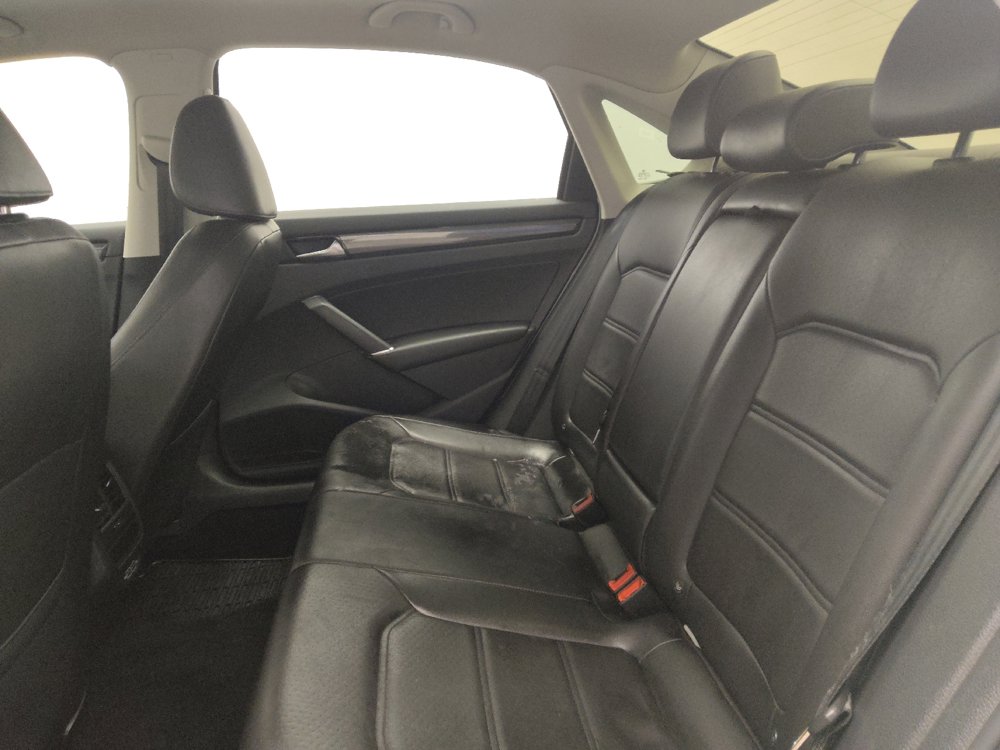 Used 2020 Volkswagen Passat 2.0T R-Line FWD image 18