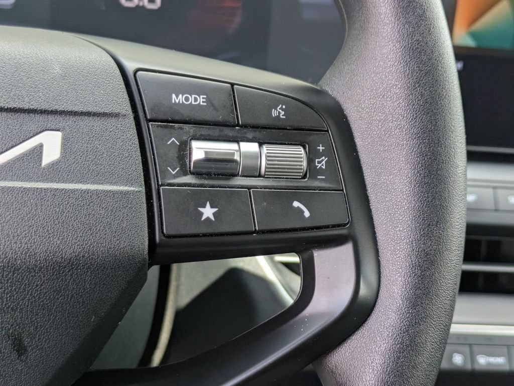 Used 2025 Kia K4 FWD image 20
