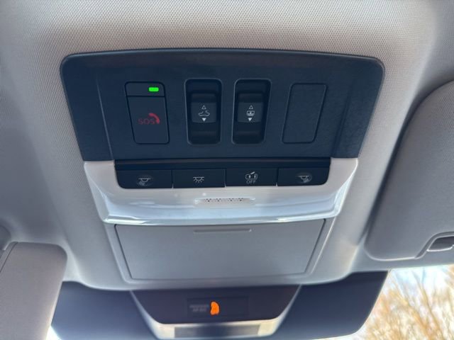 Used 2024 Nissan Pathfinder Platinum w/ Cargo Package image 28