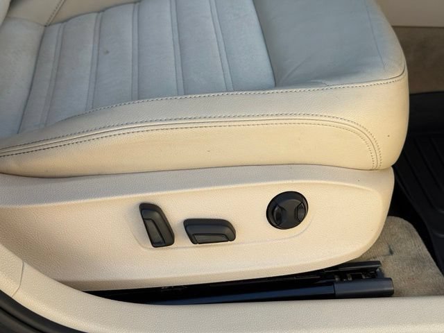 Used 2014 Volkswagen Passat TDI SEL Premium FWD image 22