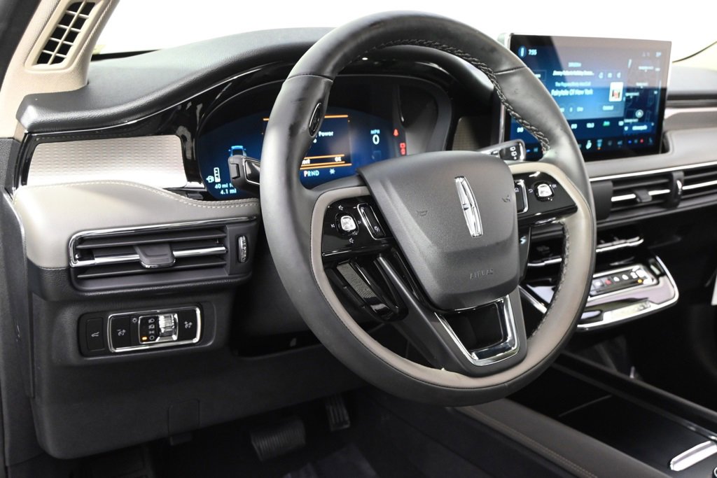 New 2026 Lincoln Corsair Reserve w/ Jet Appearance Package image 11