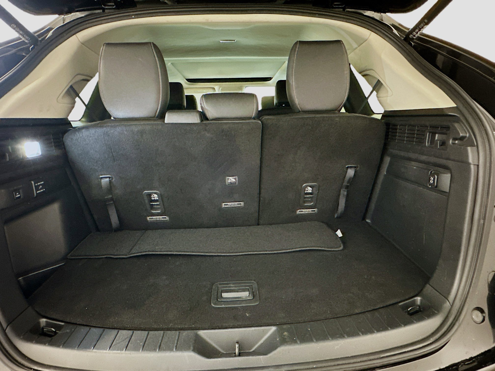 Used 2024 MAZDA CX-90 Plug-In Hybrid w/ Premium Pkg image 32