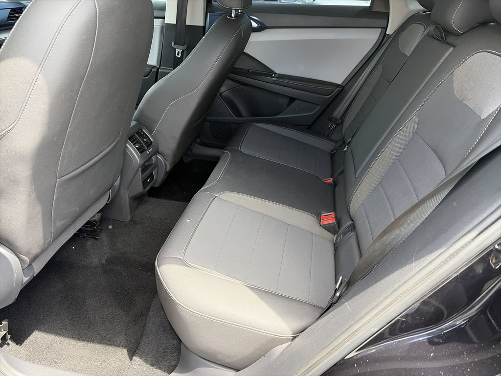 Used 2024 Volkswagen Taos SE w/ MDO Package FWD image 28