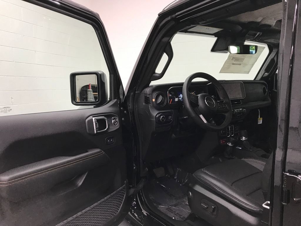 New 2025 Jeep Wrangler Unlimited Rubicon 392 image 29