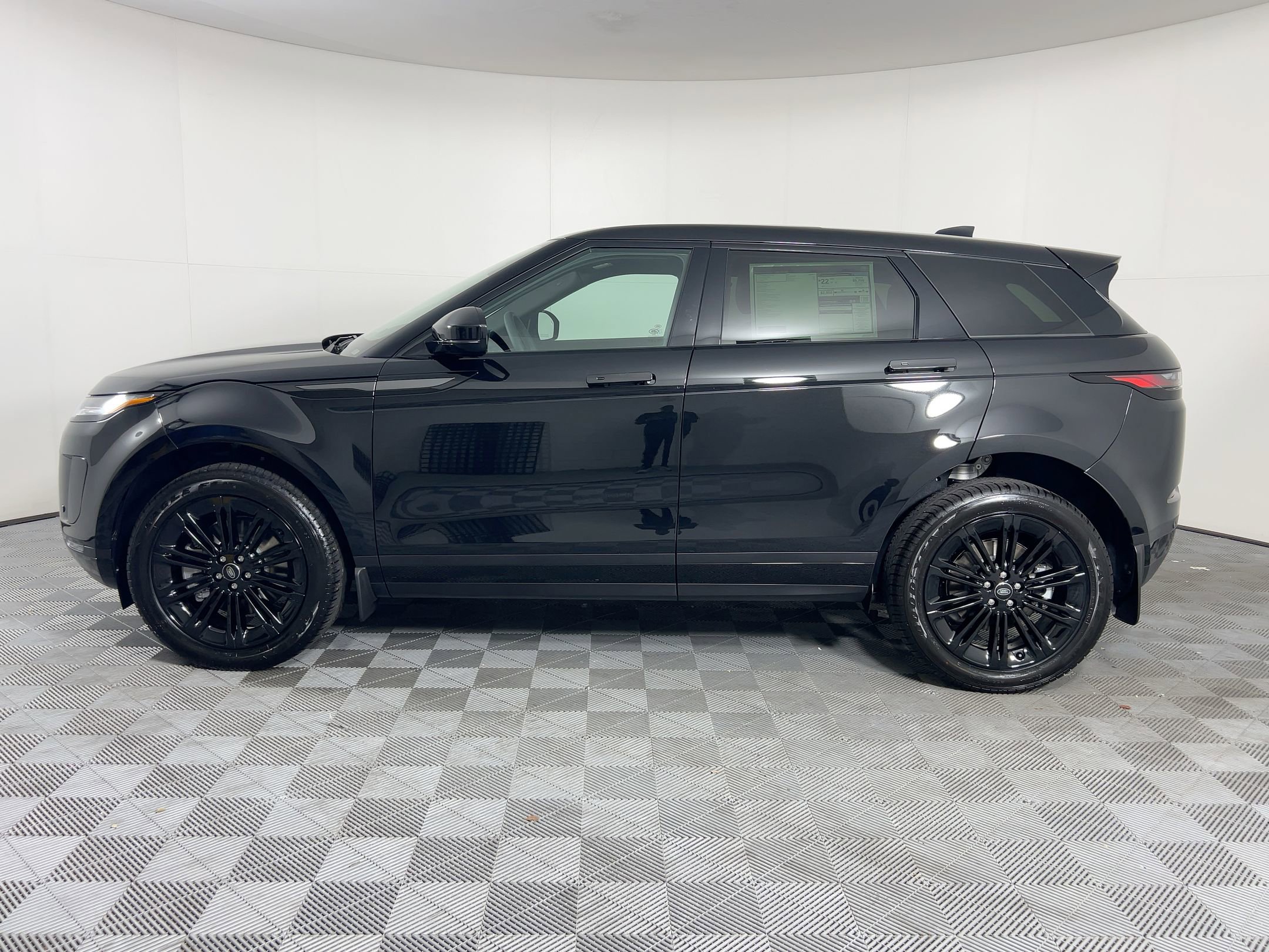New 2026 Land Rover Range Rover Evoque S image 2