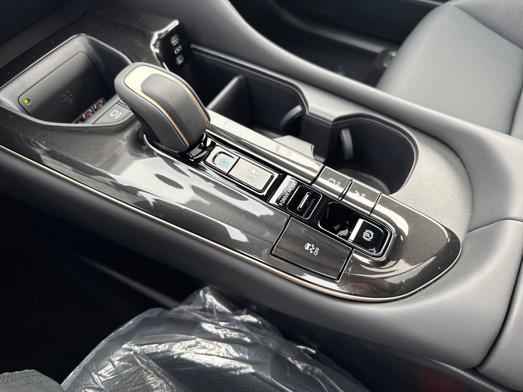 New 2026 Toyota Crown Signia image 31