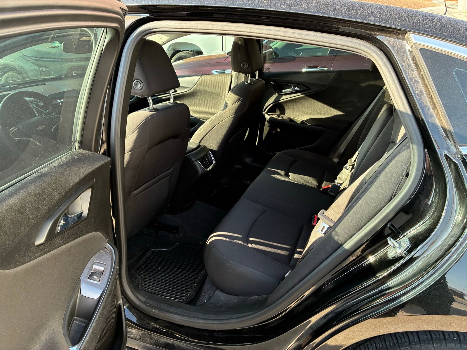 Used 2021 Chevrolet Malibu LT image 3