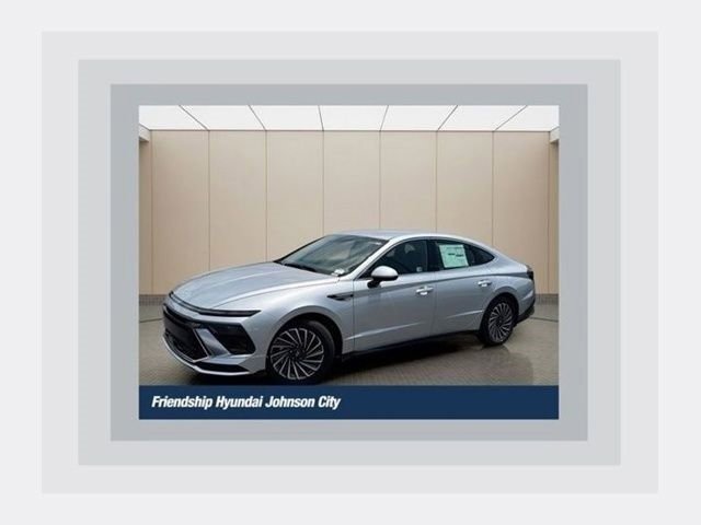 Certified 2025 Hyundai Sonata SEL FWD image 1