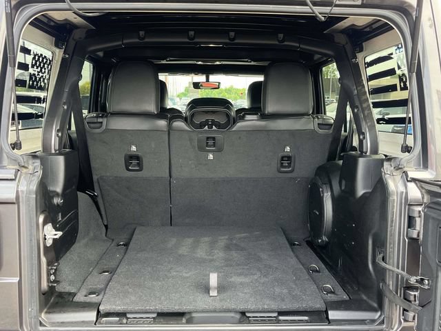 Used 2022 Jeep Wrangler Unlimited Sahara AWD/4WD image 20