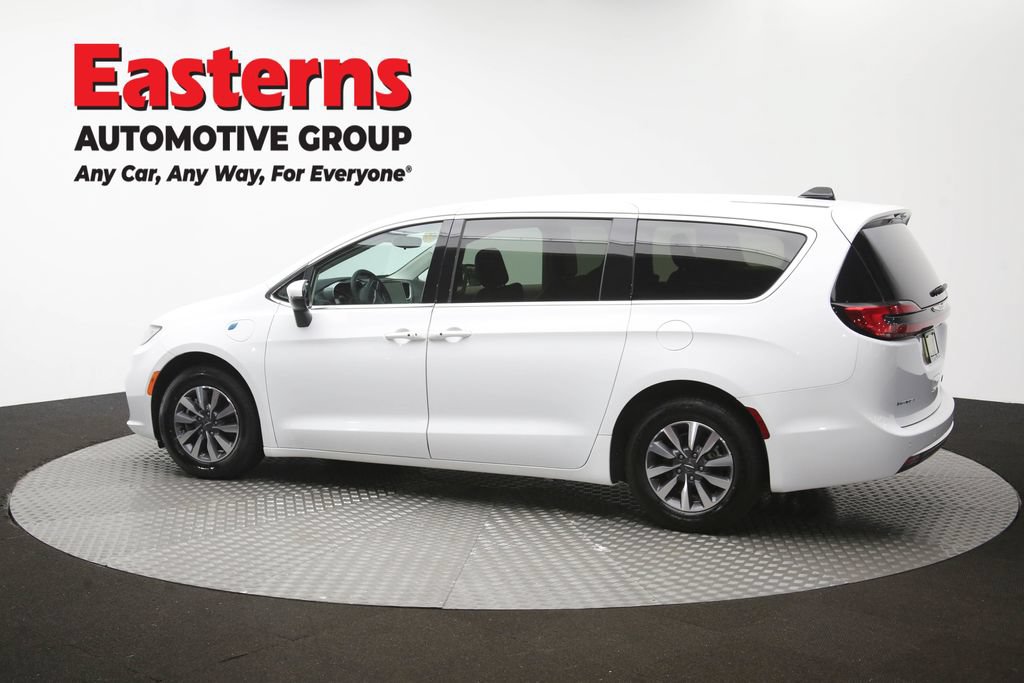 Used 2023 Chrysler Pacifica Touring-L FWD image 65
