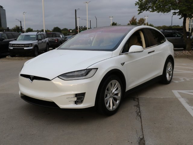 Used 2017 Tesla Model X 75D AWD/4WD image 3