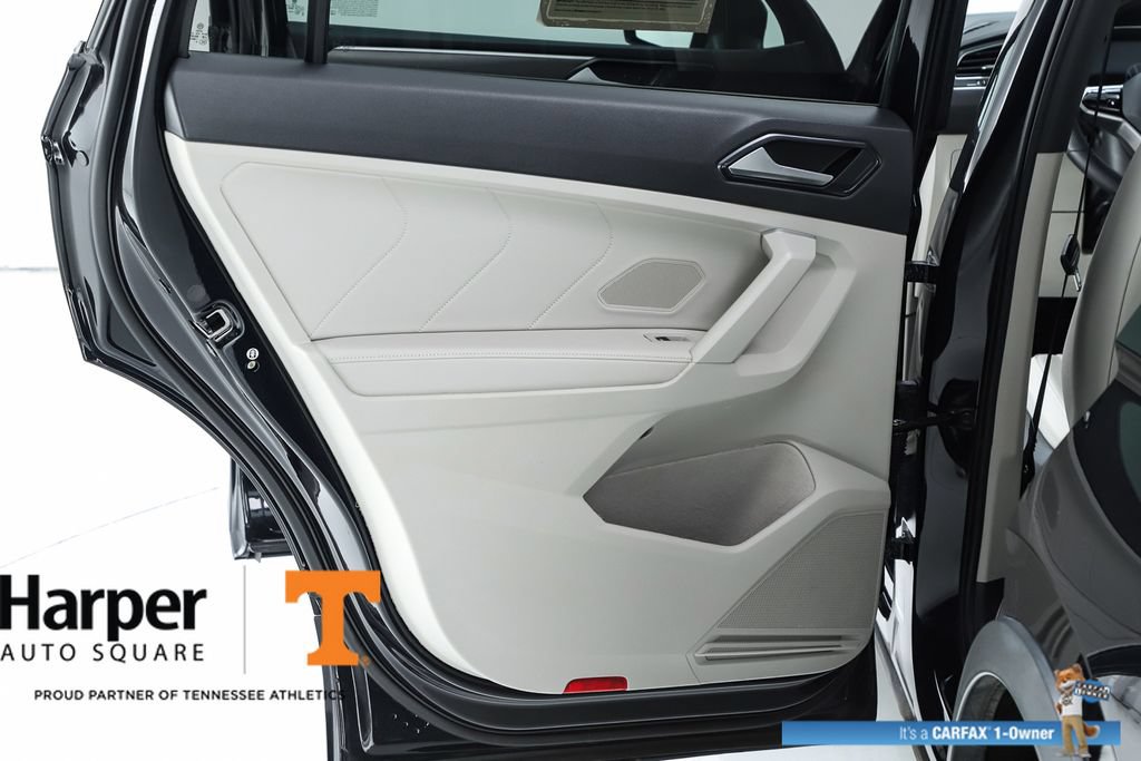 Used 2024 Volkswagen Tiguan SE R-Line FWD image 17