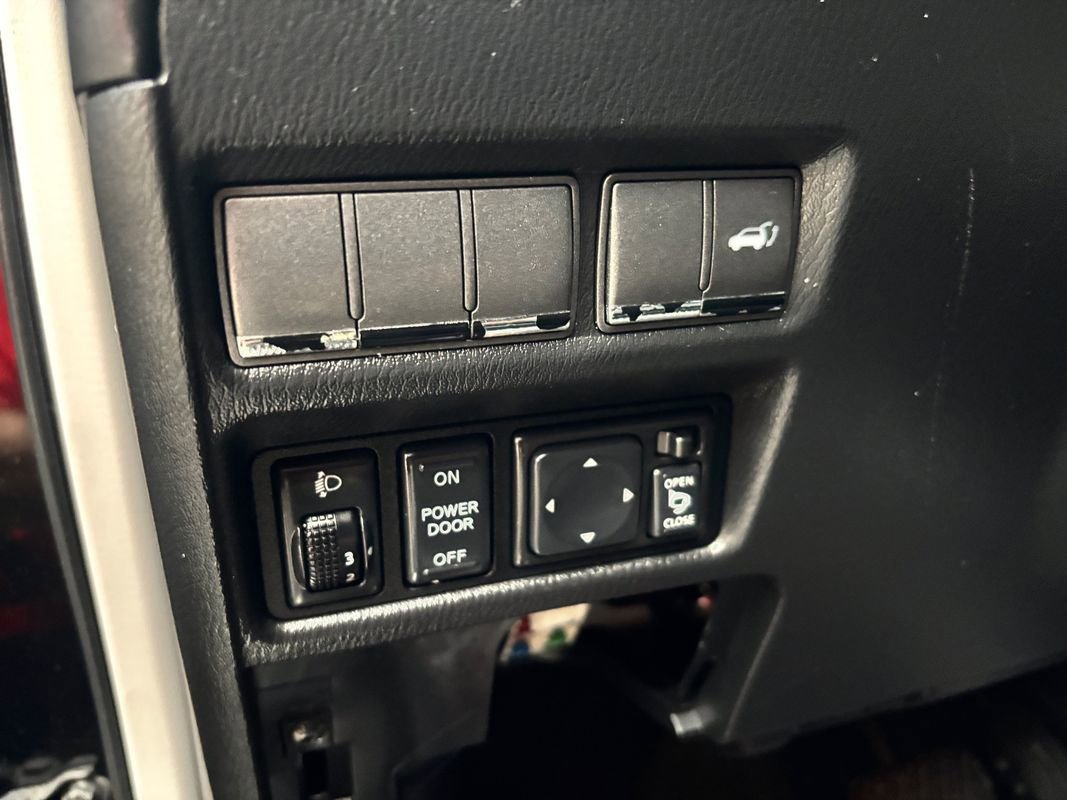 Used 2011 INFINITI QX56 4WD w/ Theater Pkg image 17