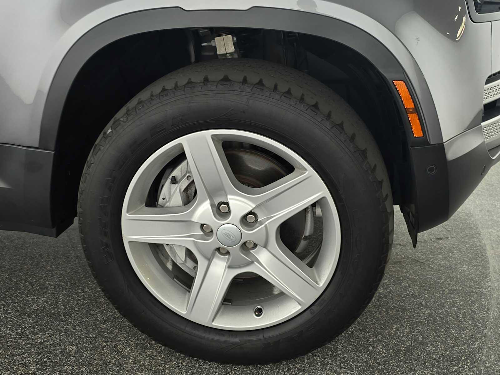 Used 2022 Land Rover Defender 110 SE image 9