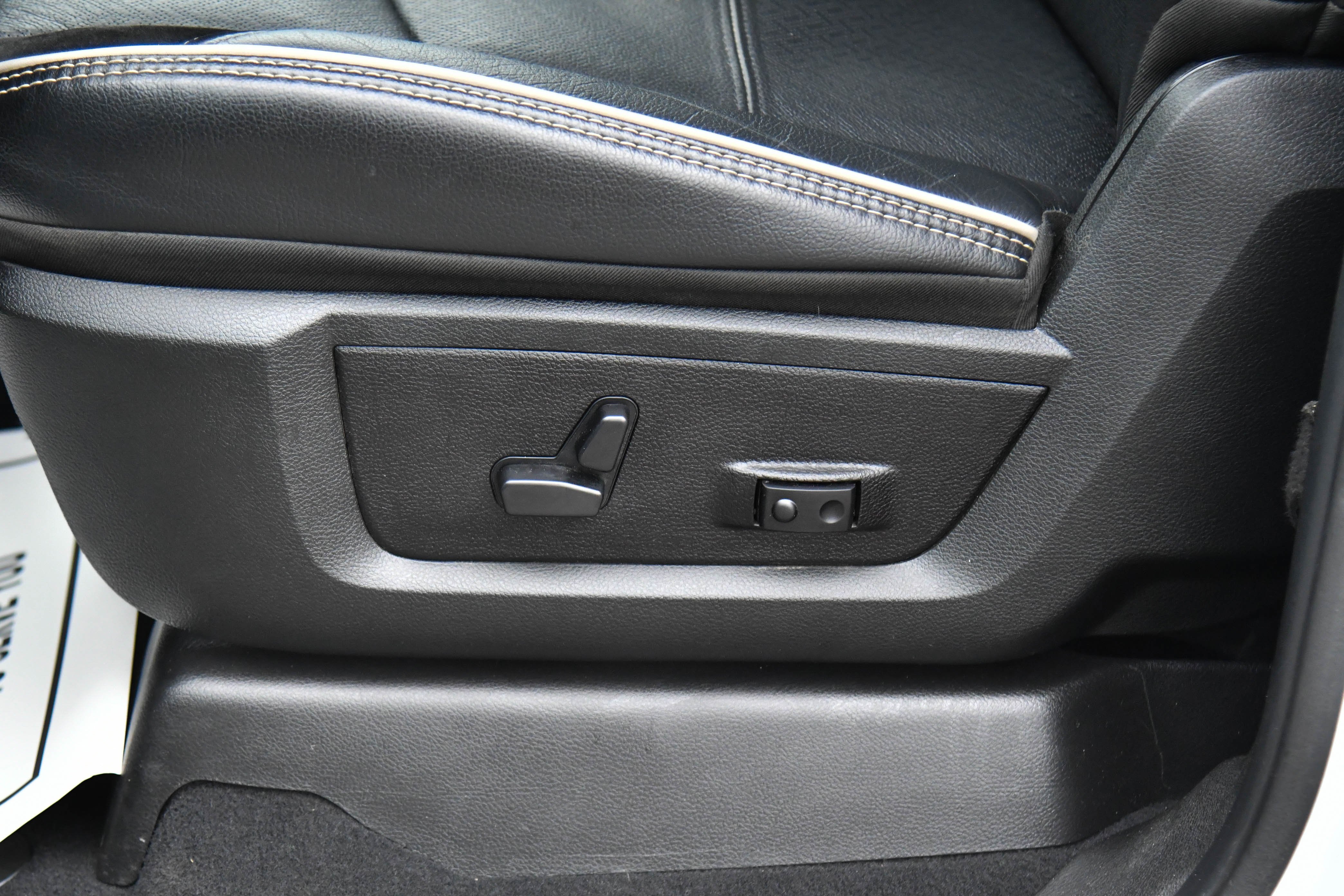 Used 2024 RAM 2500 Laramie image 19