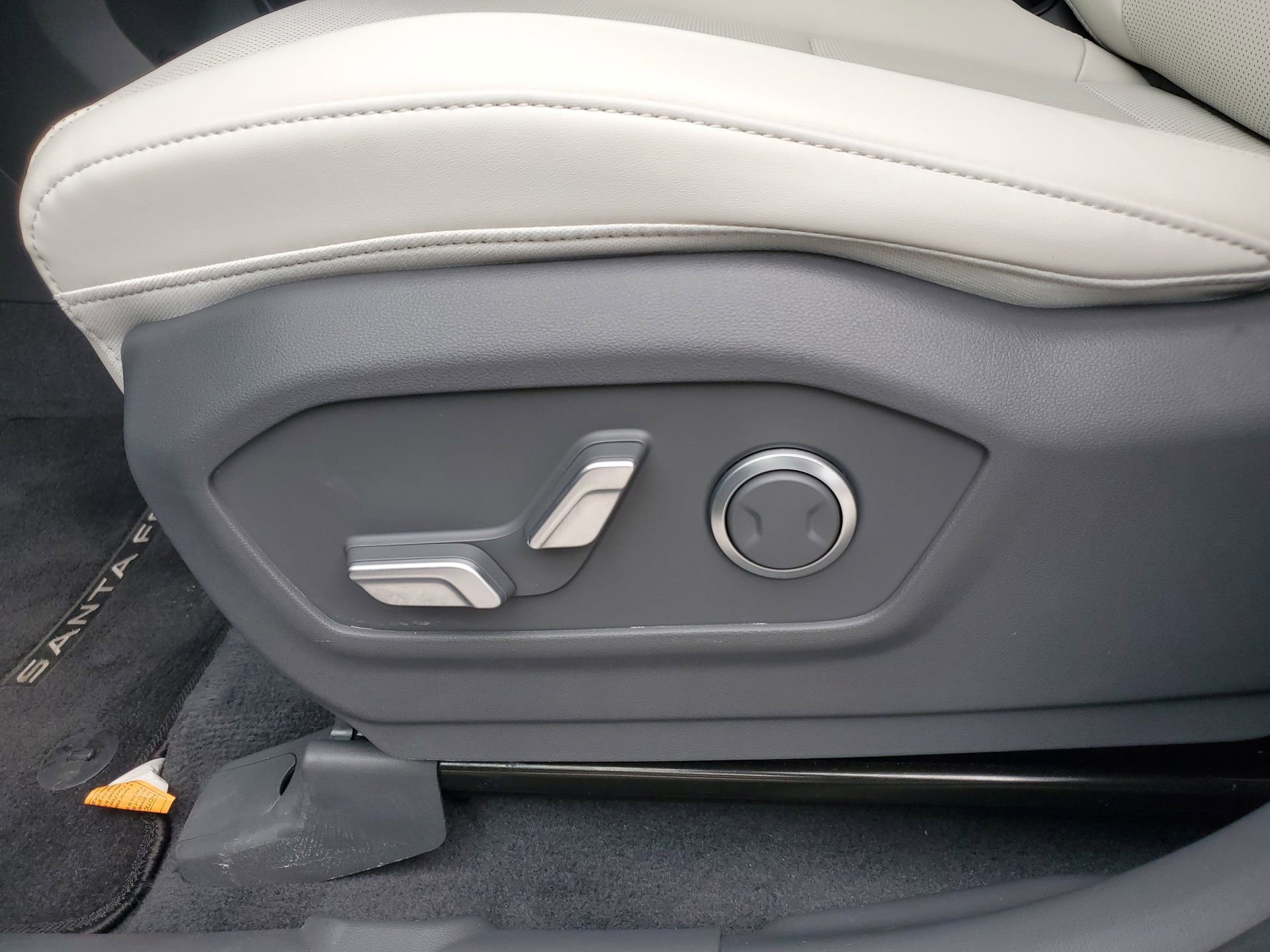 Used 2025 Hyundai Santa Fe SEL image 16