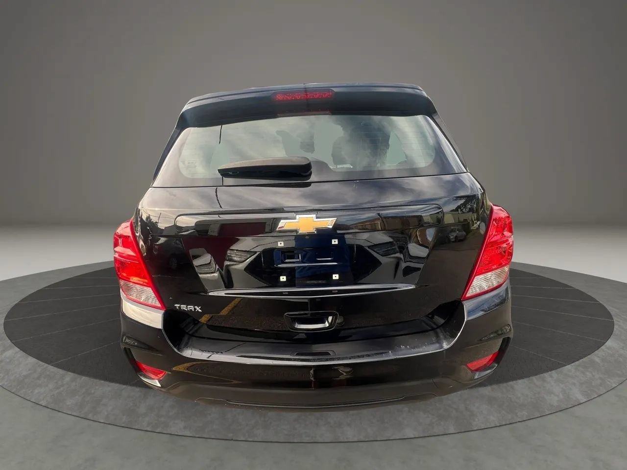 Used 2020 Chevrolet Trax LS w/ LPO, Protection Package FWD image 6