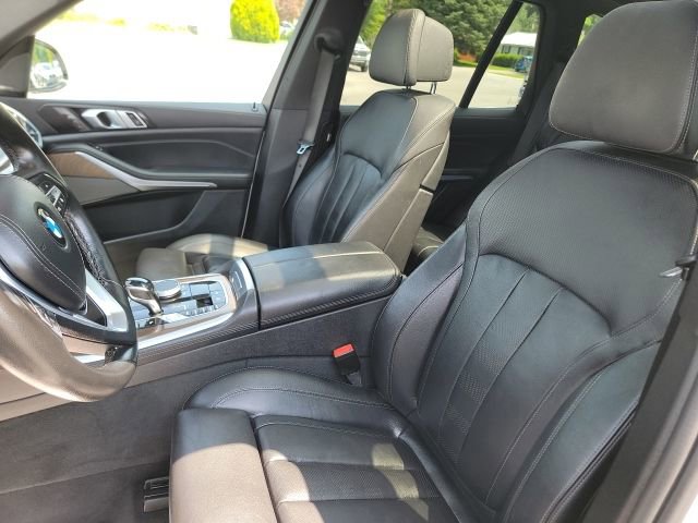Used 2021 BMW X5 xDrive40i w/ Premium Package image 16