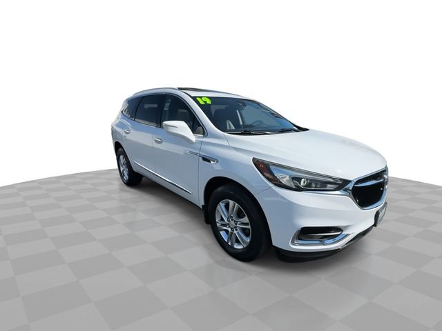 Used 2019 Buick Enclave Essence image 2