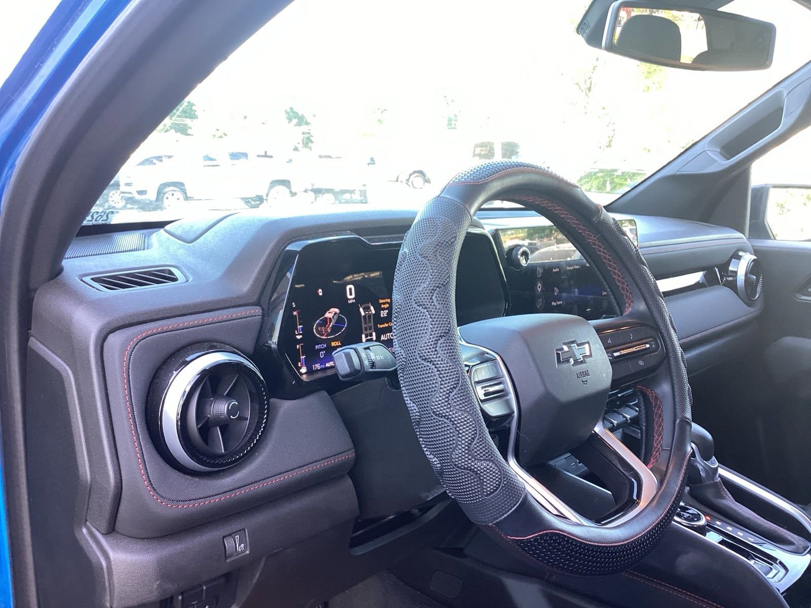 Used 2023 Chevrolet Colorado Z71 w/ Z71 Convenience Package 2 image 9