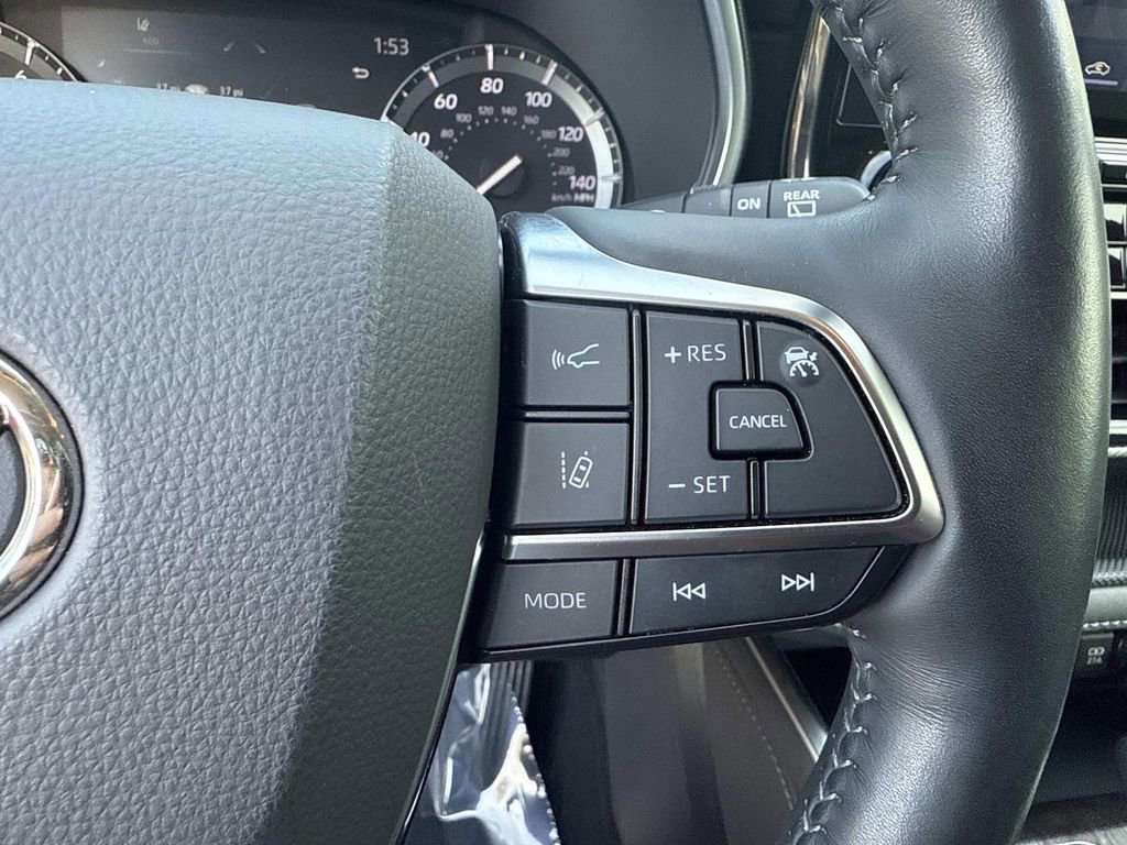 Used 2021 Toyota Highlander Platinum image 40