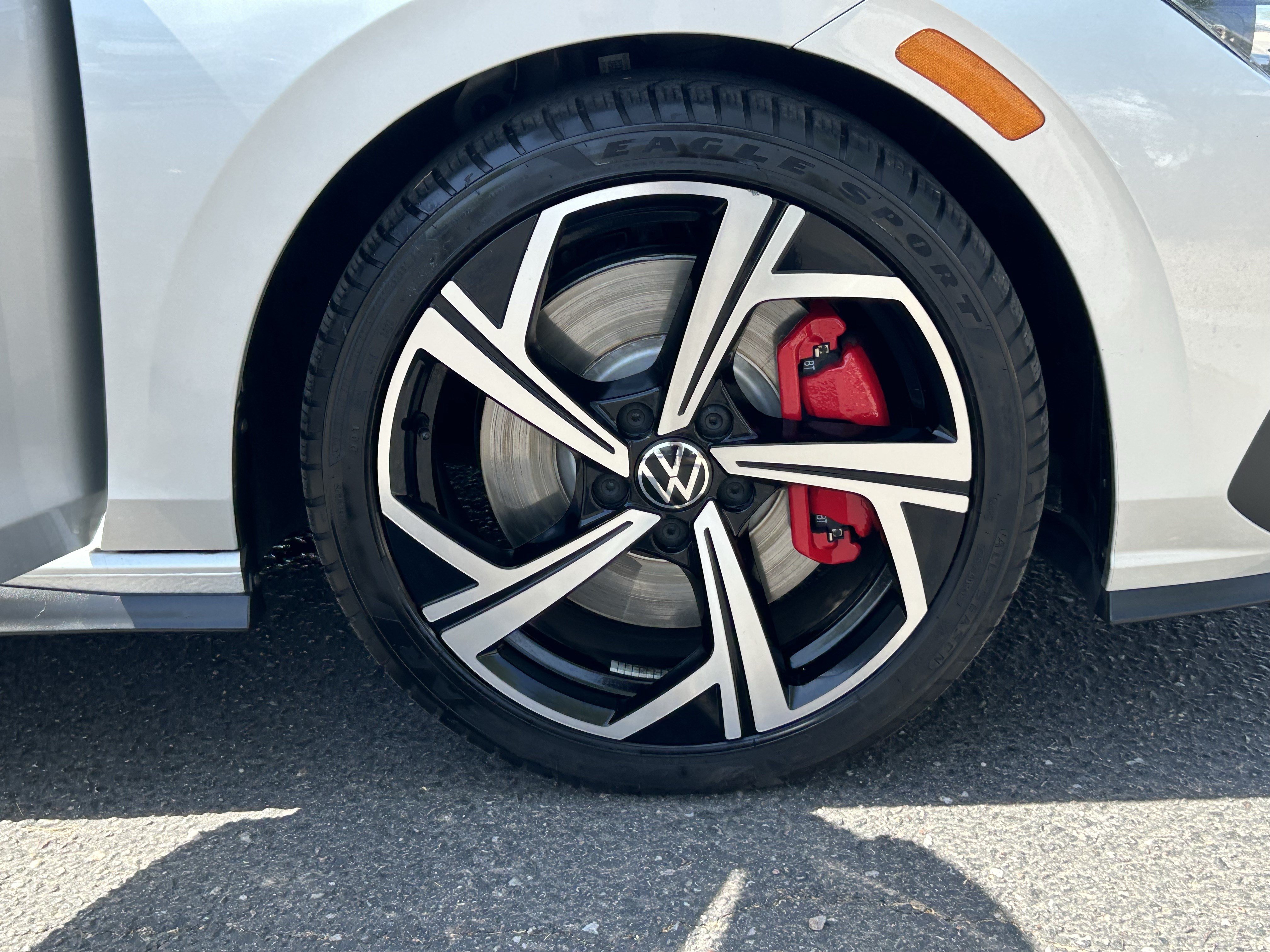 Certified 2024 Volkswagen GTI SE FWD image 7