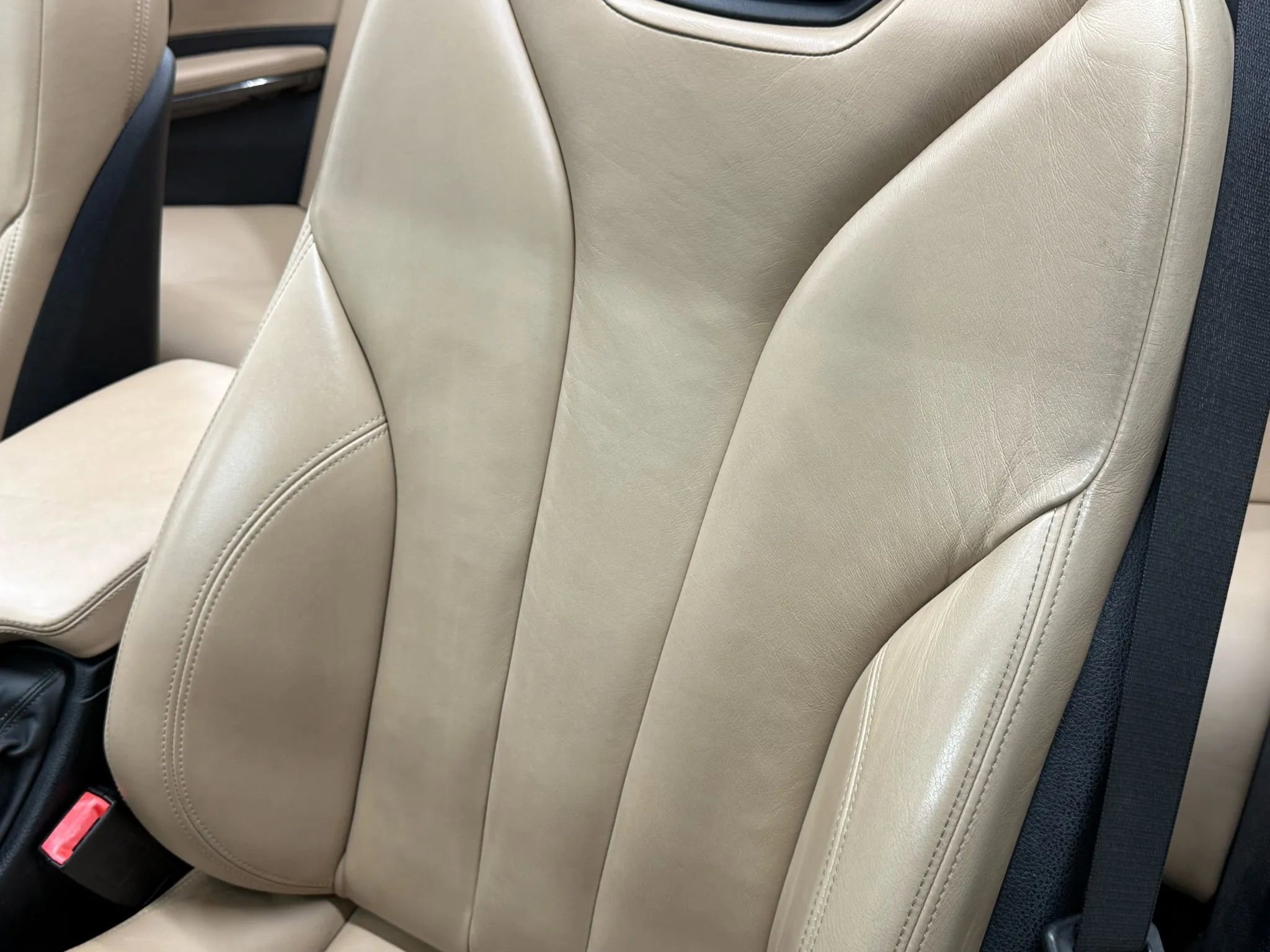 Used 2016 BMW M4 Convertible image 16