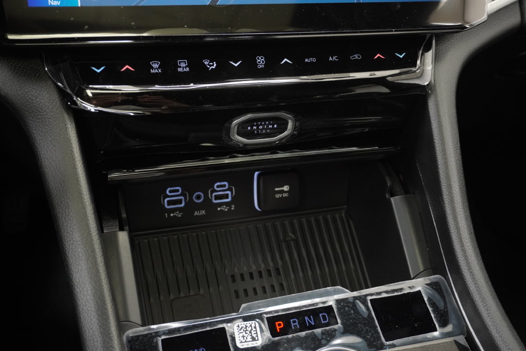 New 2026 Jeep Grand Cherokee Altitude AWD/4WD image 24