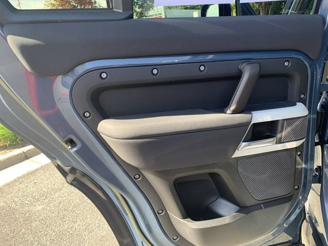 Used 2023 Land Rover Defender 110 SE AWD/4WD image 15