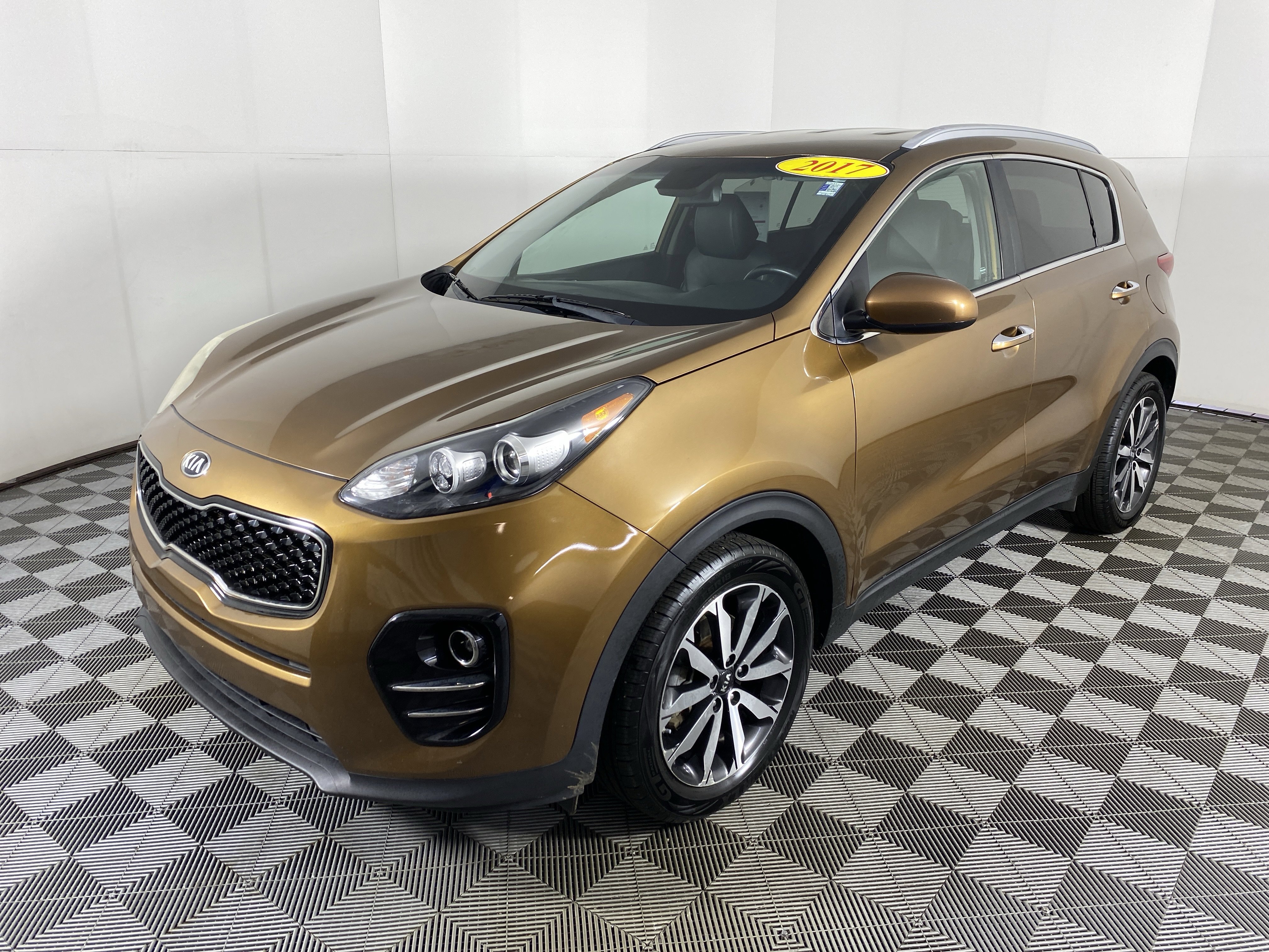 Used 2017 Kia Sportage EX image 9