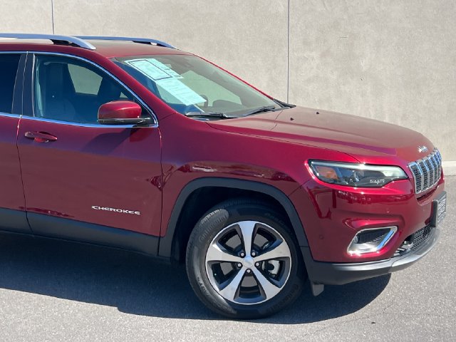 Used 2021 Jeep Cherokee Limited w/ Elite Package AWD/4WD image 2