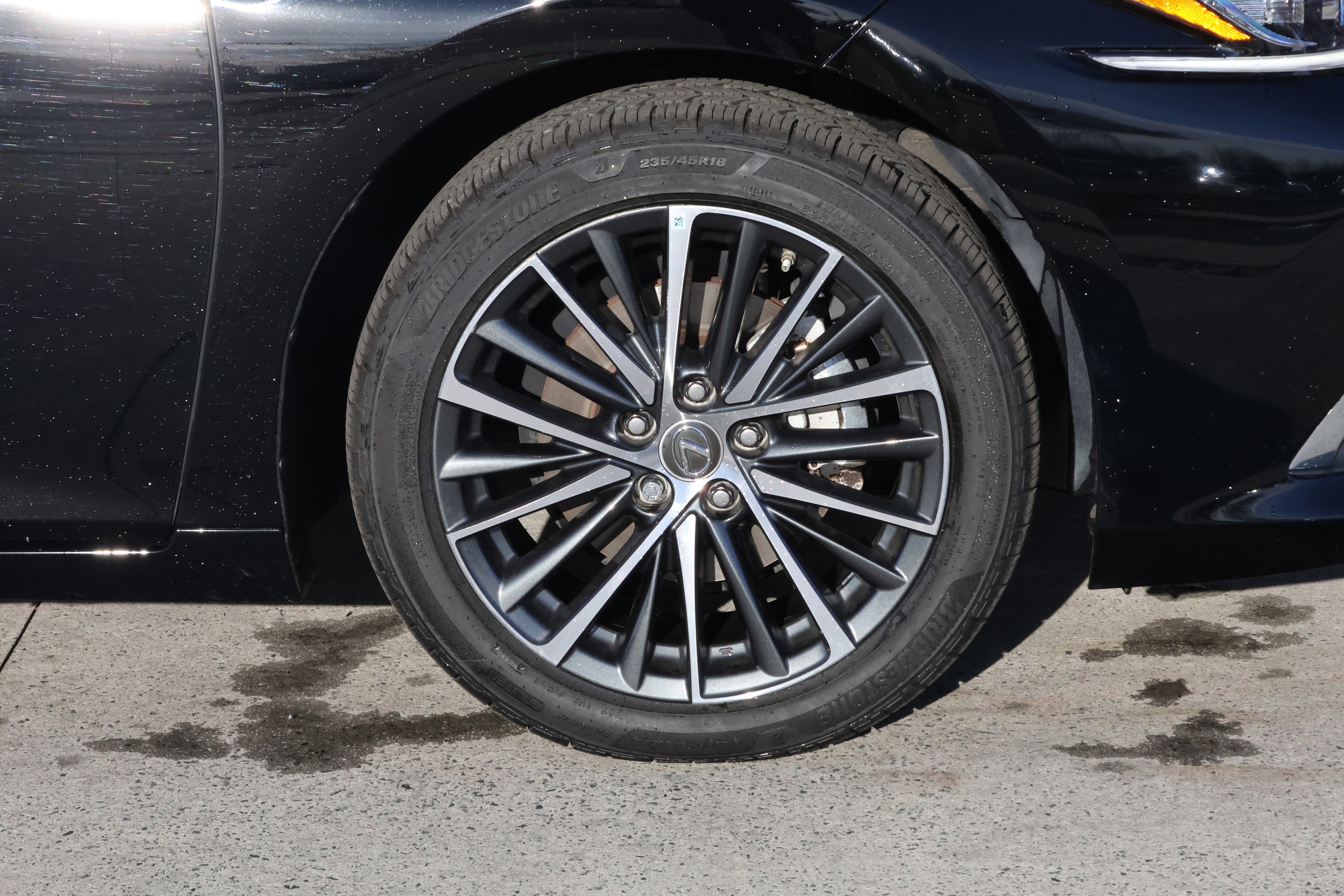 Used 2024 Lexus ES 350 350 w/ Premium Package image 11