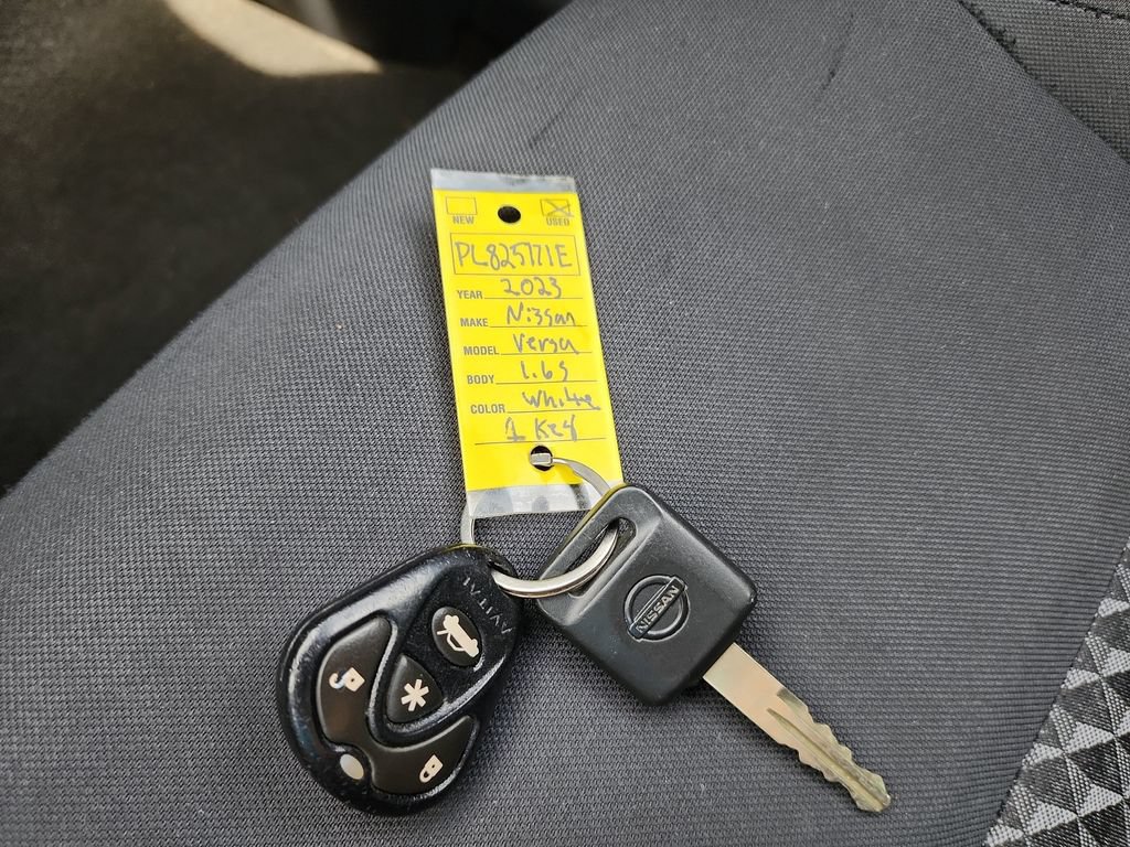 Used 2023 Nissan Versa S FWD image 41