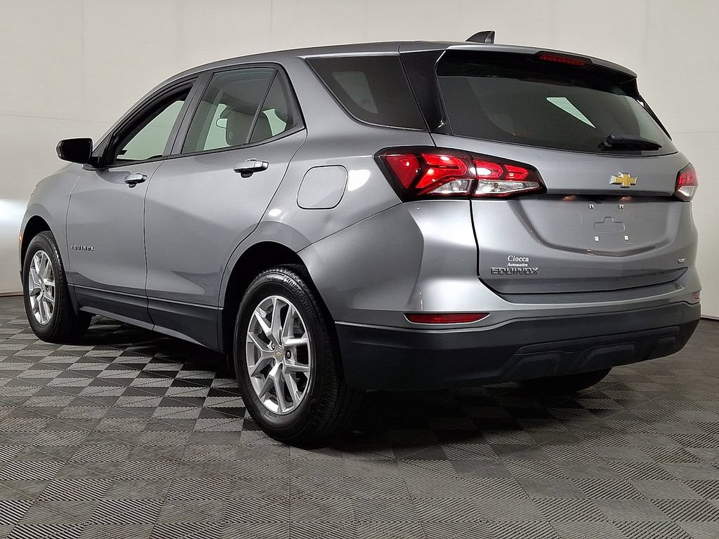 Used 2023 Chevrolet Equinox LS AWD/4WD image 7
