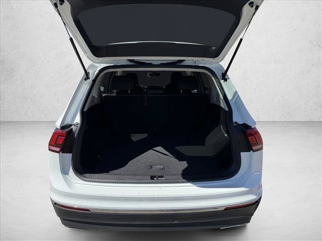 Used 2020 Volkswagen Tiguan SE AWD/4WD image 8