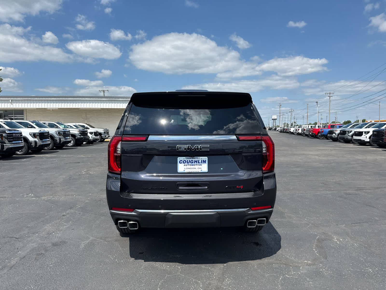 New 2026 GMC Yukon AT4 AWD/4WD image 4