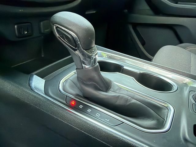 Used 2021 Chevrolet Traverse LT FWD image 32