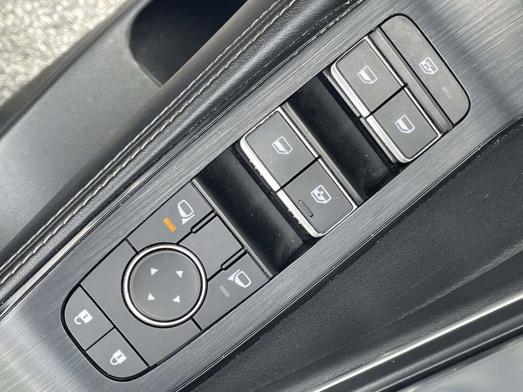 Used 2023 Nissan Rogue Platinum w/ Platinum Premium Package image 18