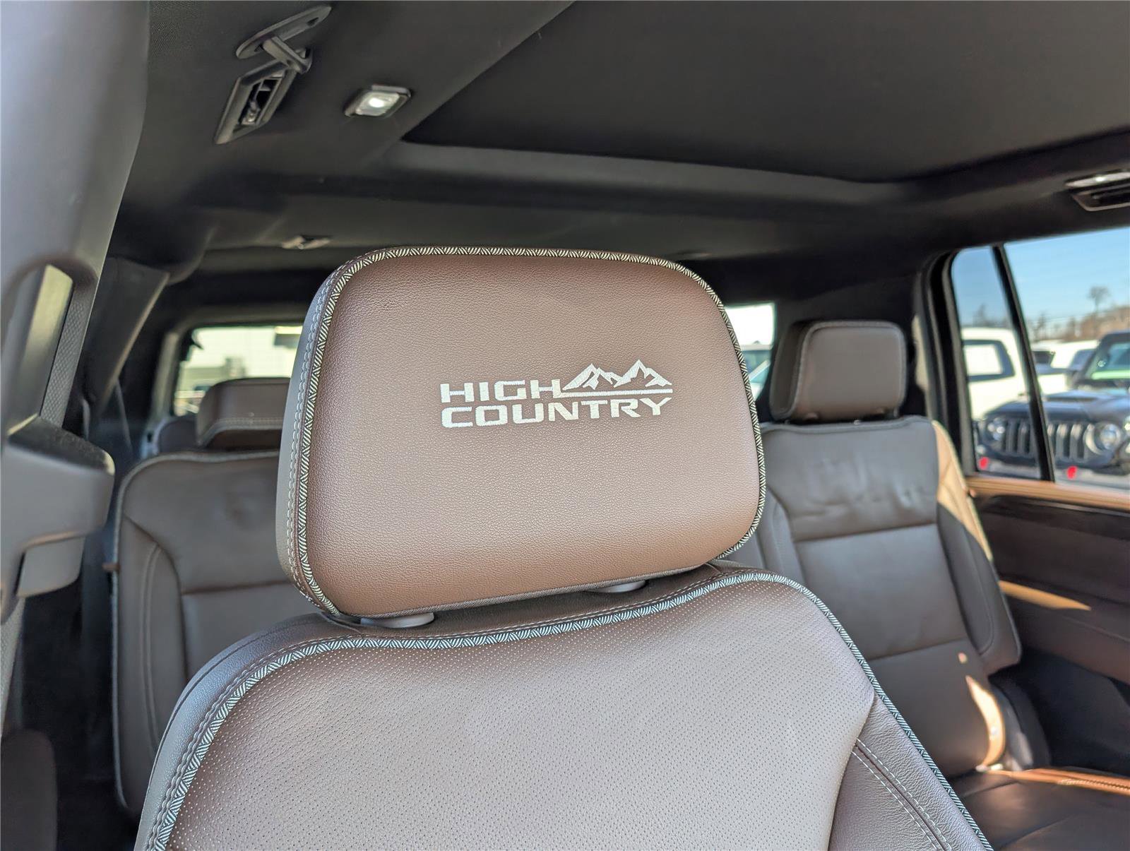 Used 2021 Chevrolet Suburban High Country w/ Premium Package image 19