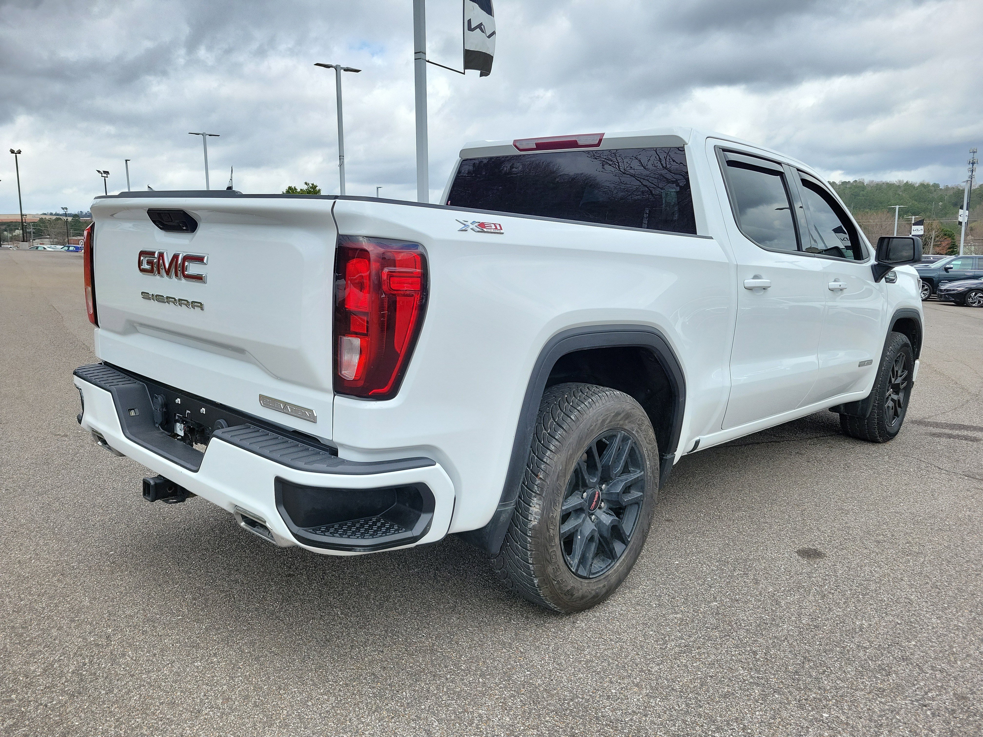 Used 2023 GMC Sierra 1500 Elevation w/ X31 Off-Road Package AWD/4WD image 22