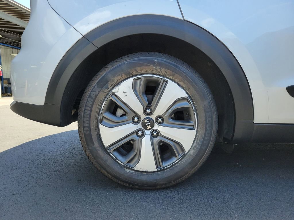 Used 2018 Kia Niro LX FWD image 7