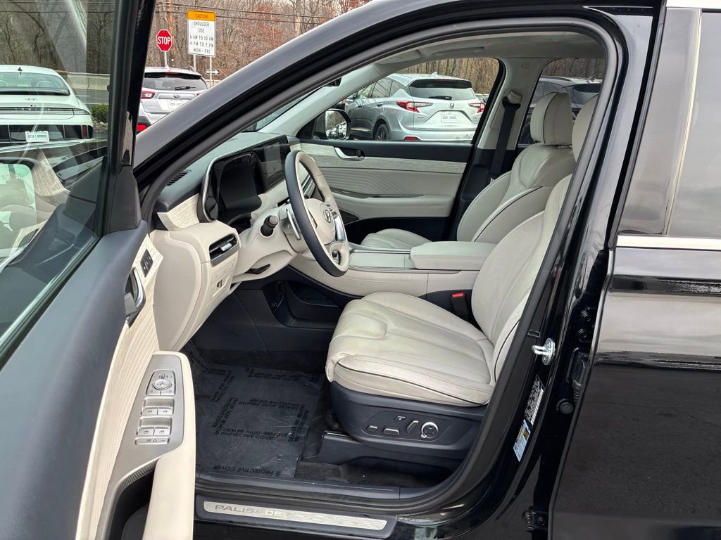 Used 2023 Hyundai Palisade Calligraphy w/ Cargo Package image 25