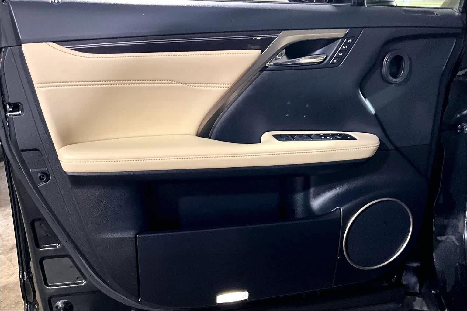 Used 2022 Lexus RX 450hL Luxury w/ Cold Area Package (CT) image 39